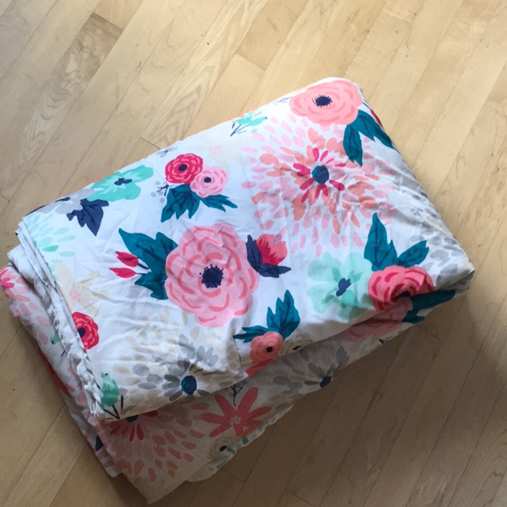 Beautiful floral comforter 🥰😍